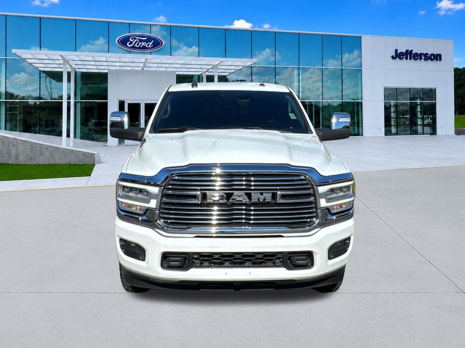 Used 2024 RAM 2500 Laramie AWD/4WD image 2