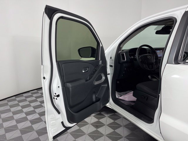 Used 2024 Nissan Frontier SV w/ Technology Package RWD image 17