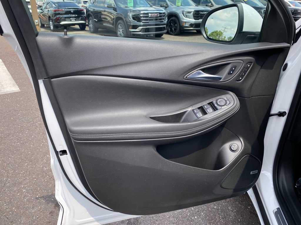 Used 2024 Buick Encore GX Avenir w/ Avenir Technology Package FWD image 25