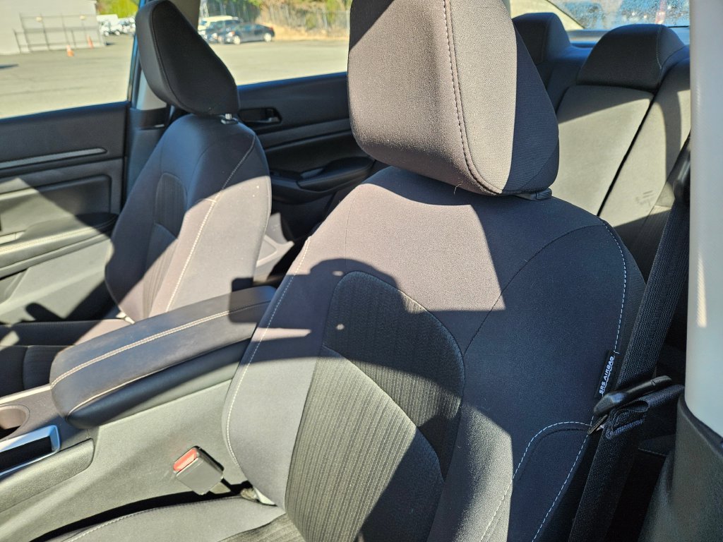 Used 2025 Nissan Altima 2.5 SV FWD image 14