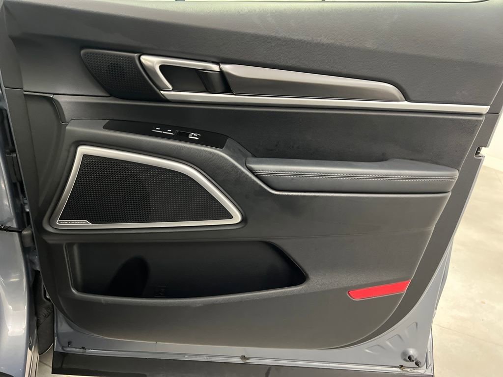 Used 2025 Kia Telluride S image 28