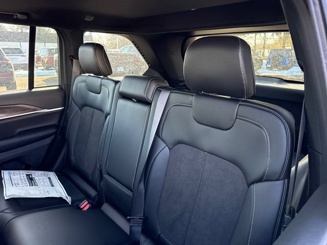 New 2026 Jeep Grand Cherokee Altitude AWD/4WD image 27