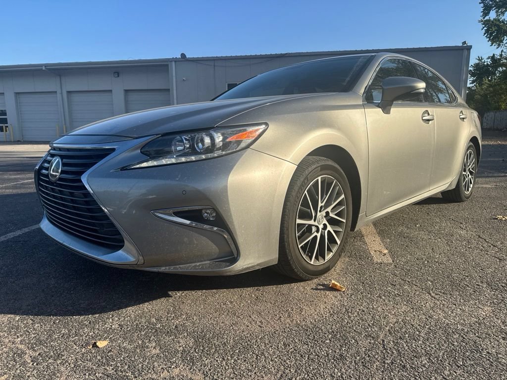 Used 2016 Lexus ES 350 w/ Premium Package w/Wood Trim FWD image 2
