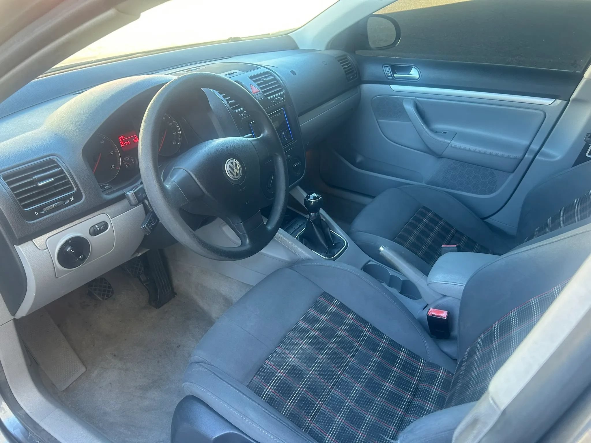 Used 2006 Volkswagen Jetta TDI FWD image 6