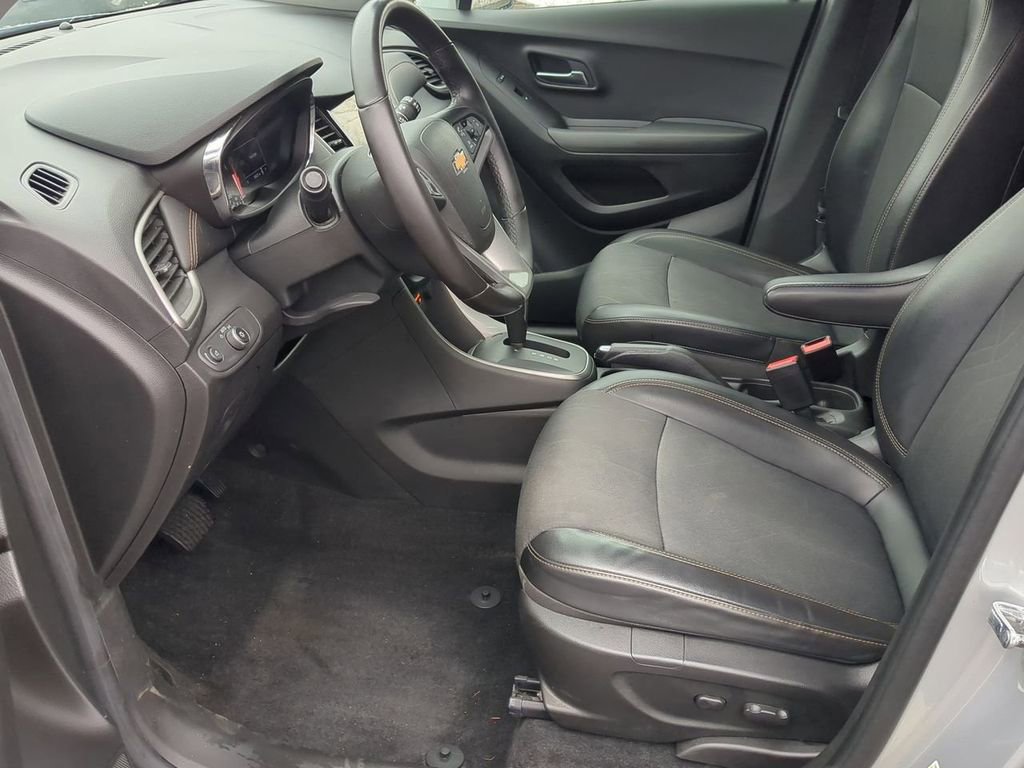 Used 2019 Chevrolet Trax LT w/ LT Convenience Package AWD/4WD image 21