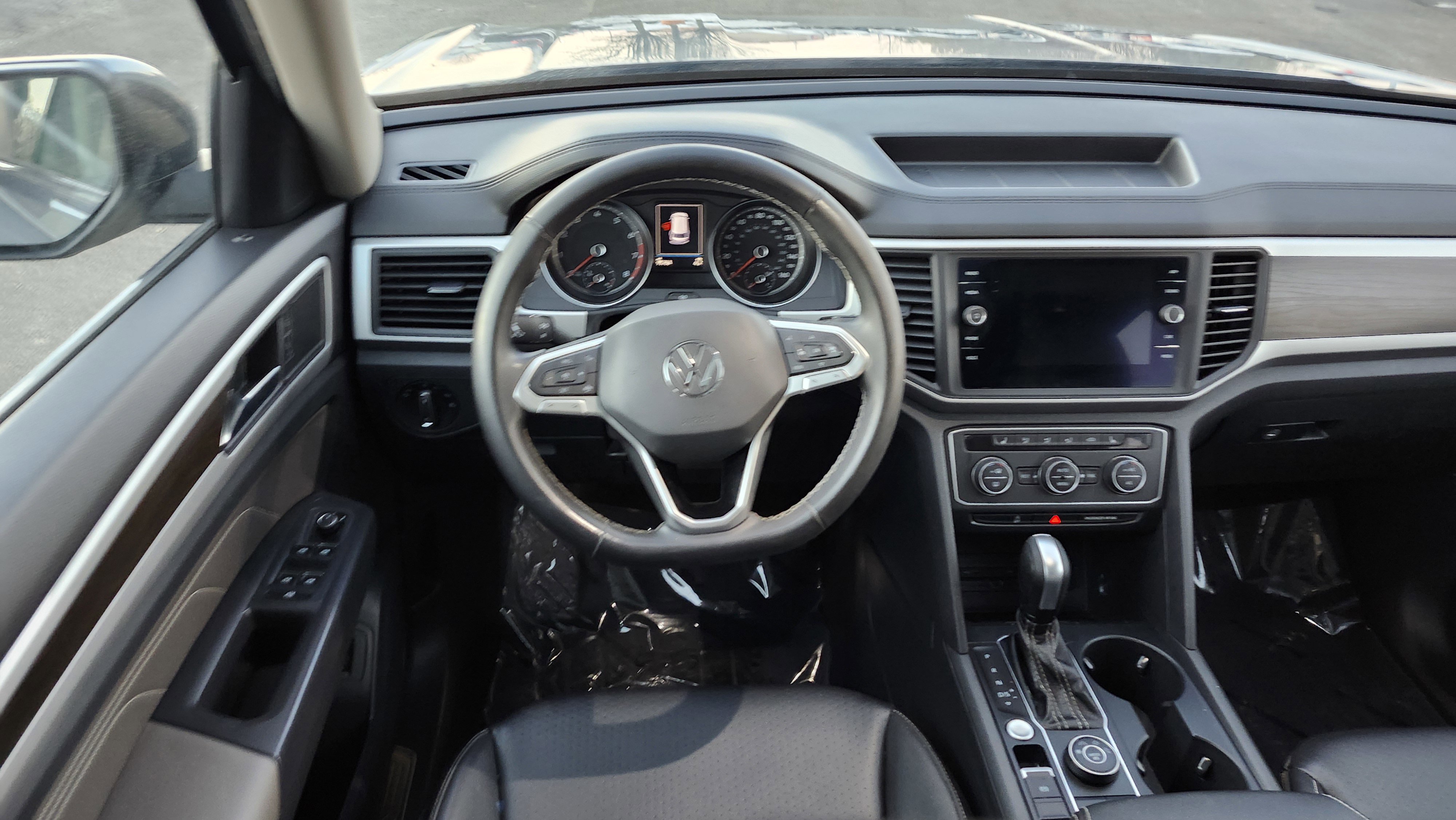 Used 2021 Volkswagen Atlas SE w/ Panoramic Sunroof Package image 29