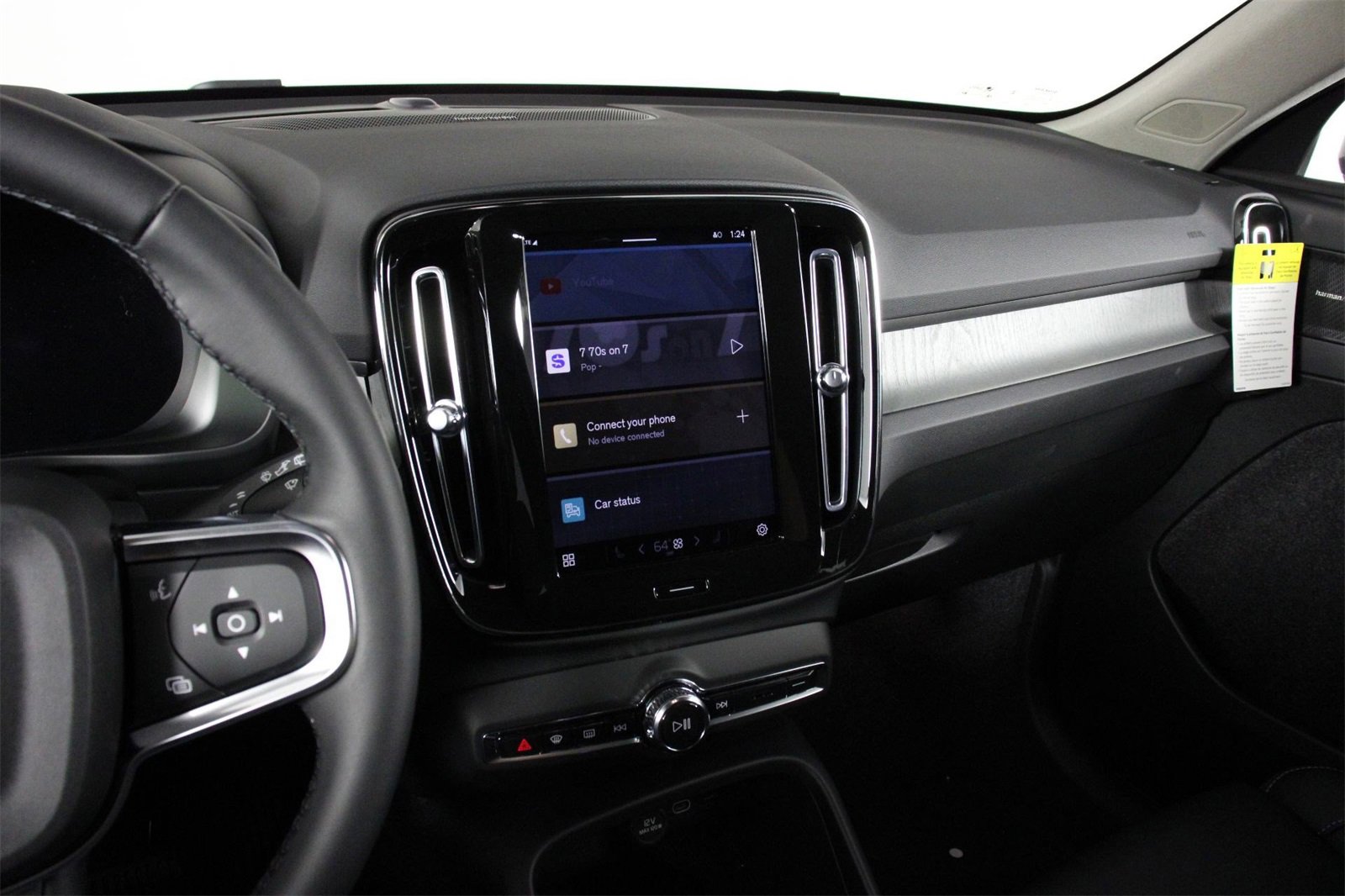 New 2025 Volvo XC40 B5 Ultra image 6