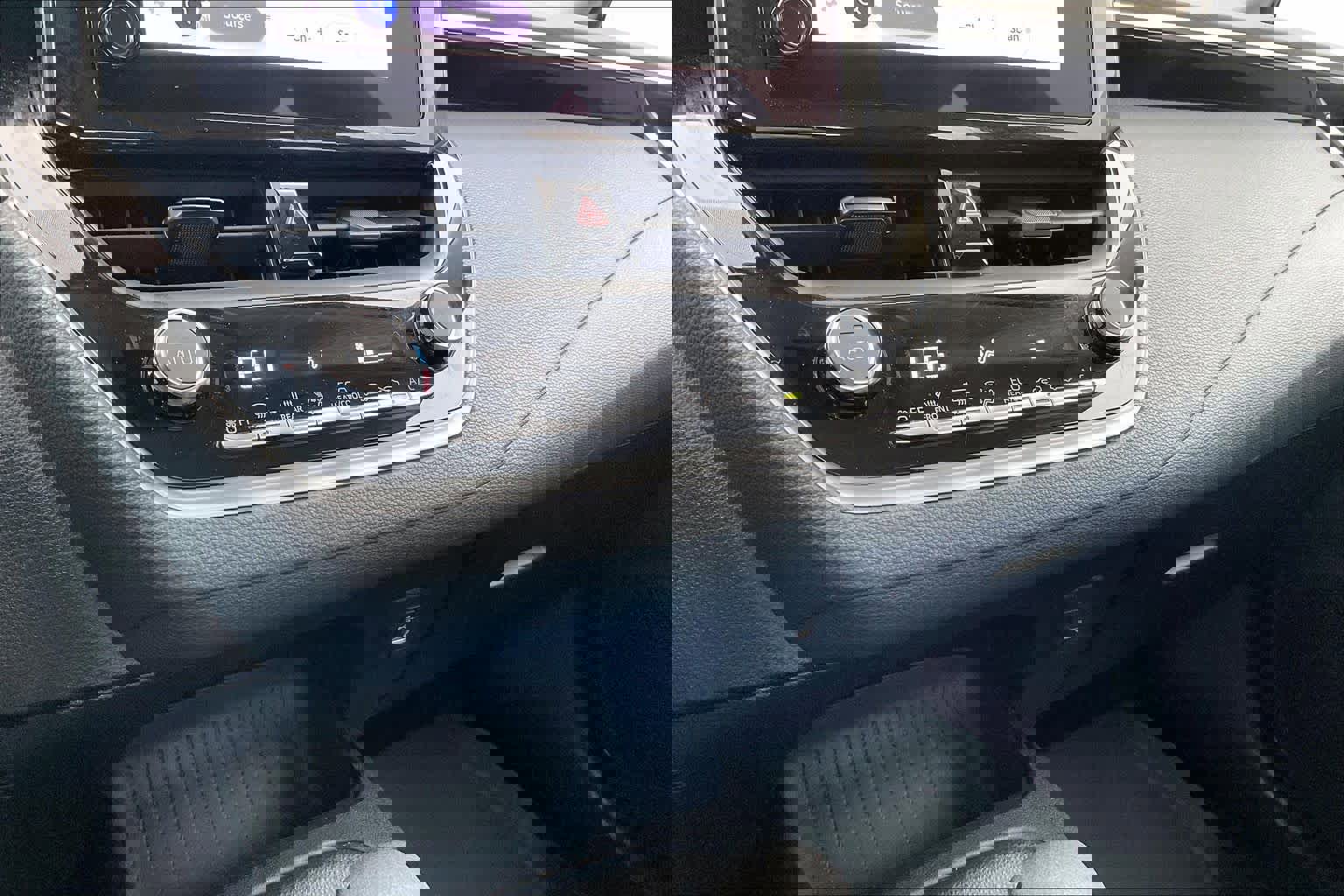 Used 2024 Toyota Corolla LE FWD image 31