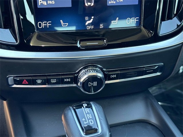 Used 2019 Volvo S60 T6 Momentum w/ Premium Package image 21