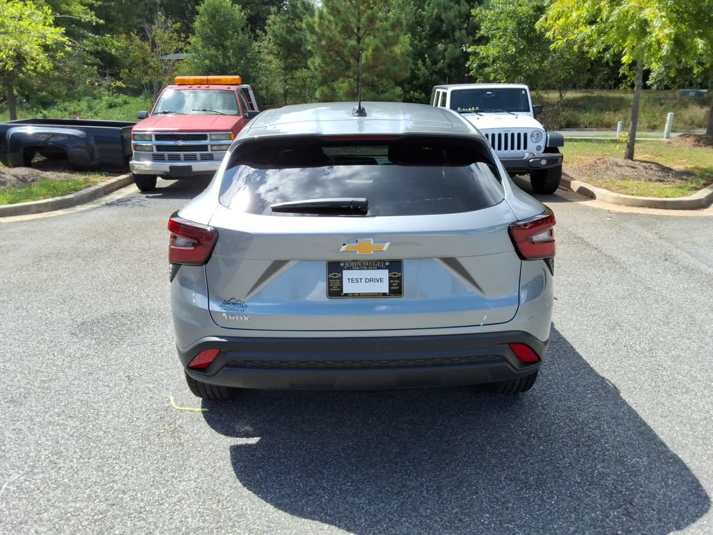 New 2026 Chevrolet Trax LS w/ LS Convenience Package FWD image 6
