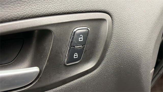 Used 2016 Ford Escape SE w/ Equipment Group 201A image 9