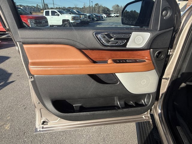Used 2020 Lincoln Navigator Reserve w/ Luxury Package image 20