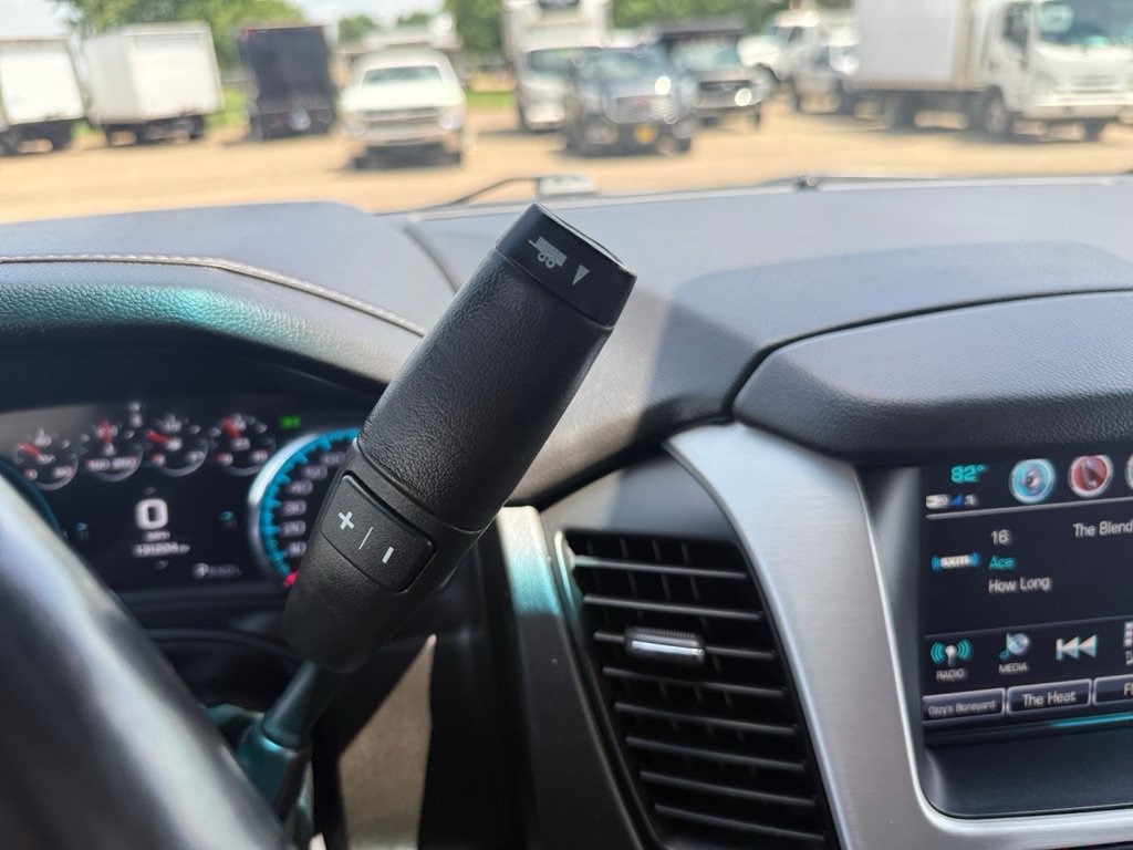 Used 2019 GMC Yukon SLT w/ Graphite Performance Edition AWD/4WD image 29