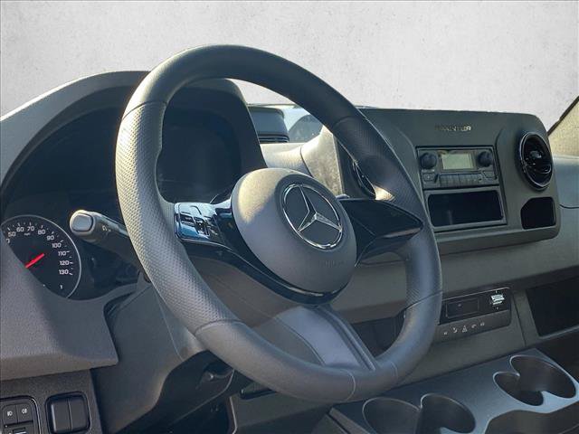 Used 2025 Mercedes-Benz Sprinter 2500 image 3