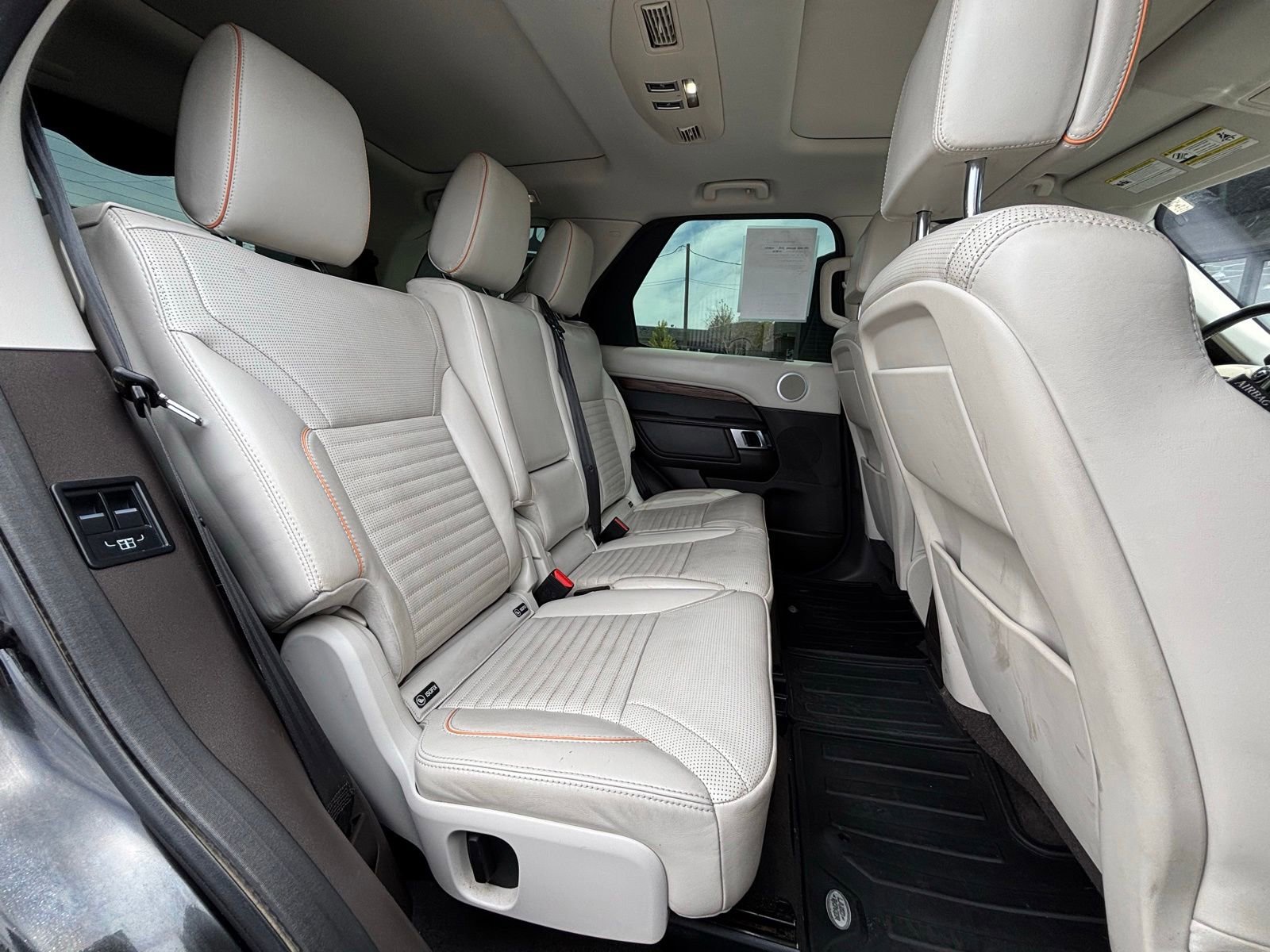 Used 2018 Land Rover Discovery HSE Luxury AWD/4WD image 24
