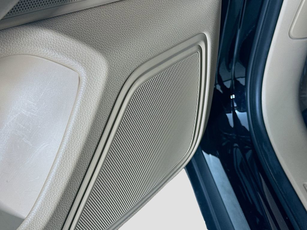 Certified 2022 Porsche Macan image 21