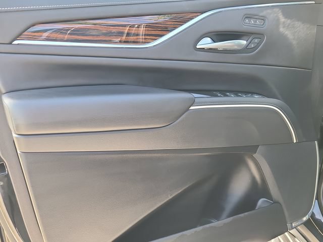 Used 2023 Cadillac Escalade Premium Luxury AWD/4WD image 16