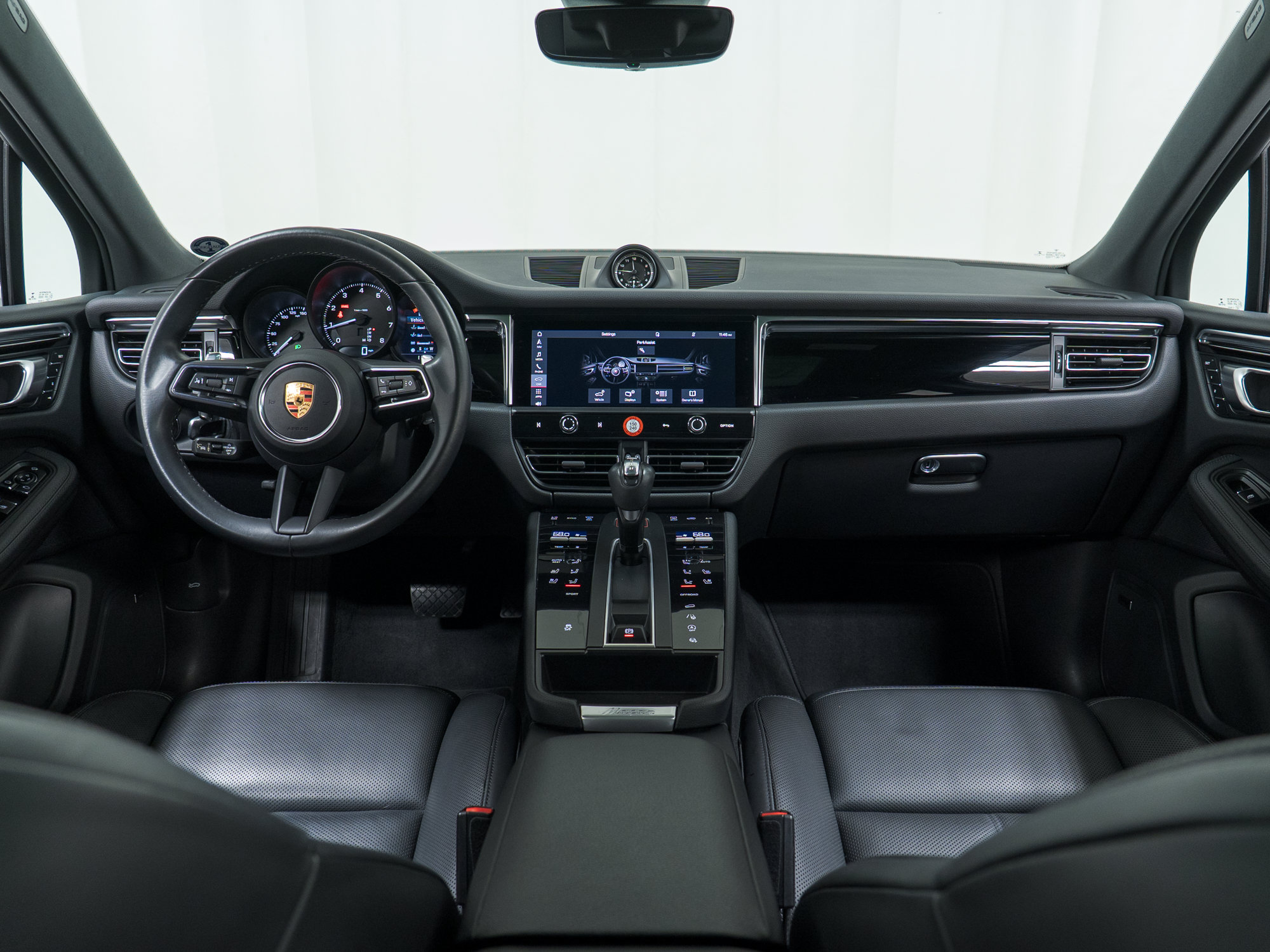 Certified 2023 Porsche Macan AWD/4WD image 19