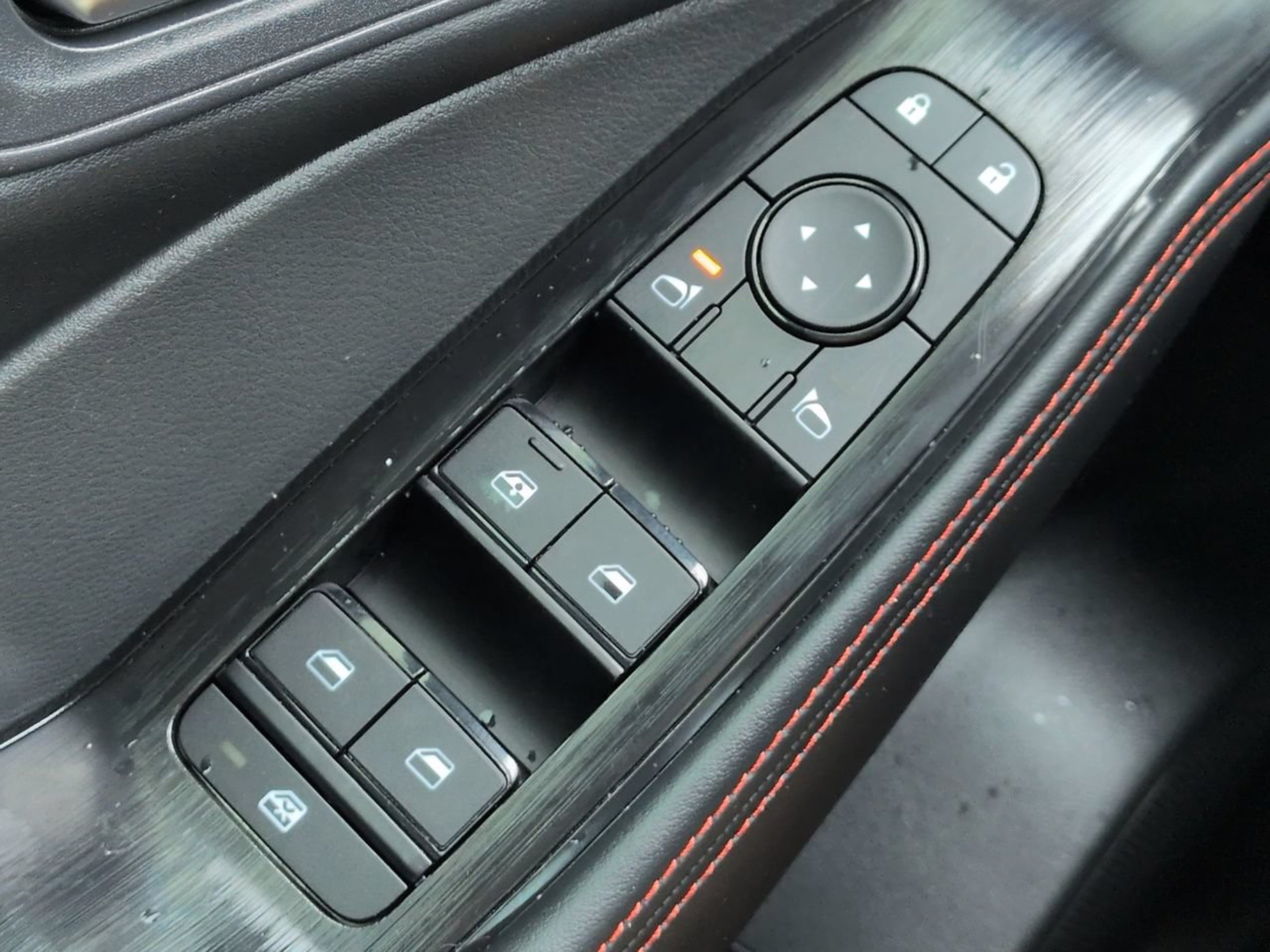 Used 2025 Nissan Rogue SV AWD/4WD image 29