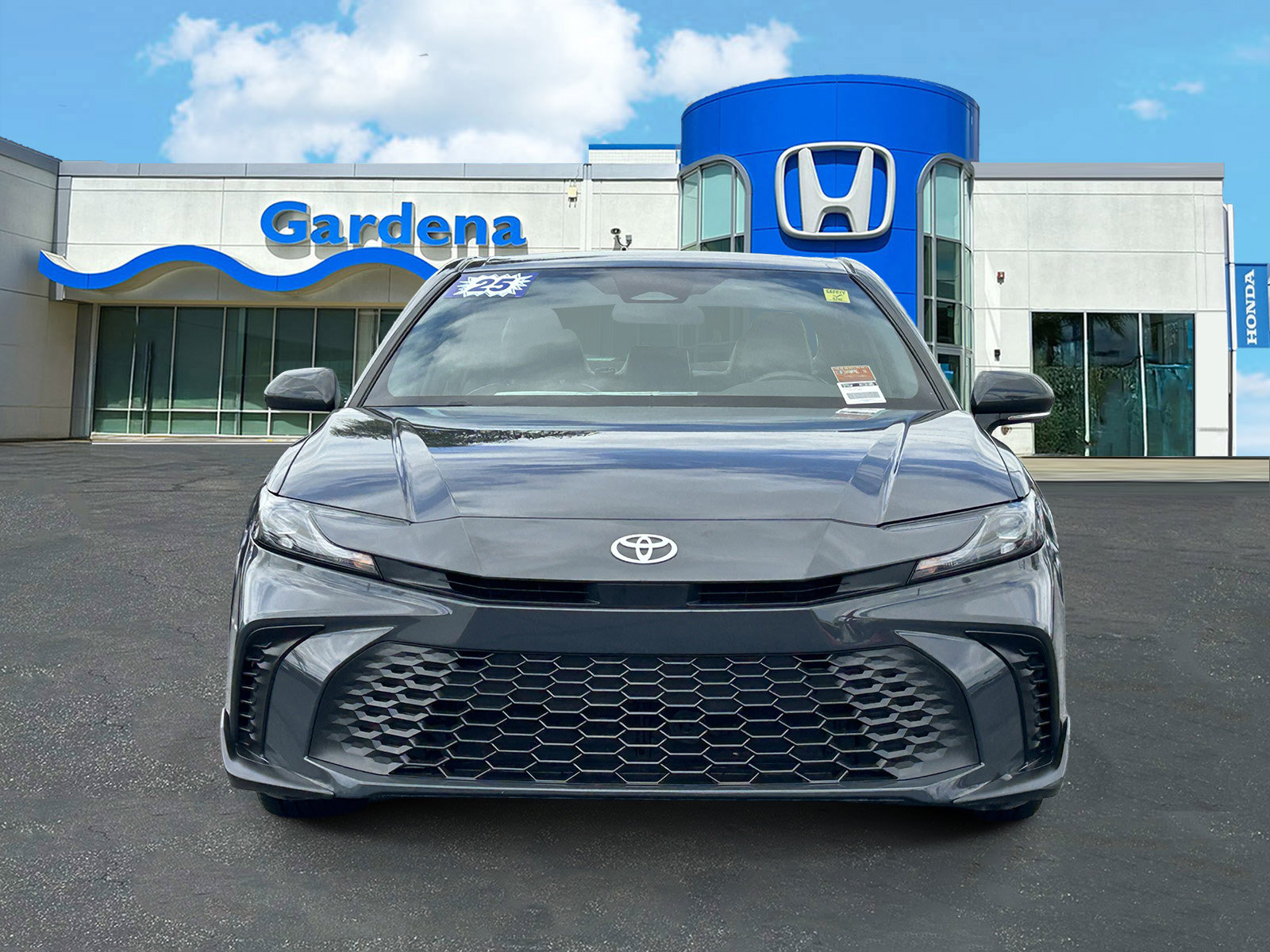 Used 2025 Toyota Camry SE FWD video 2