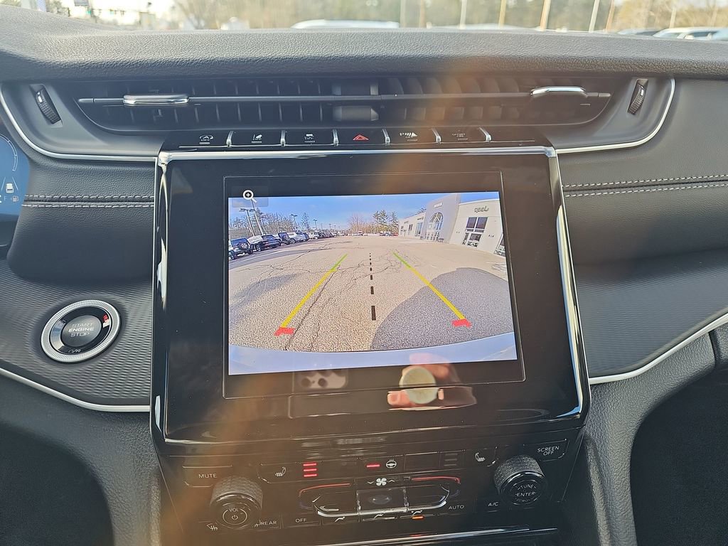 New 2025 Jeep Grand Cherokee L Altitude image 25