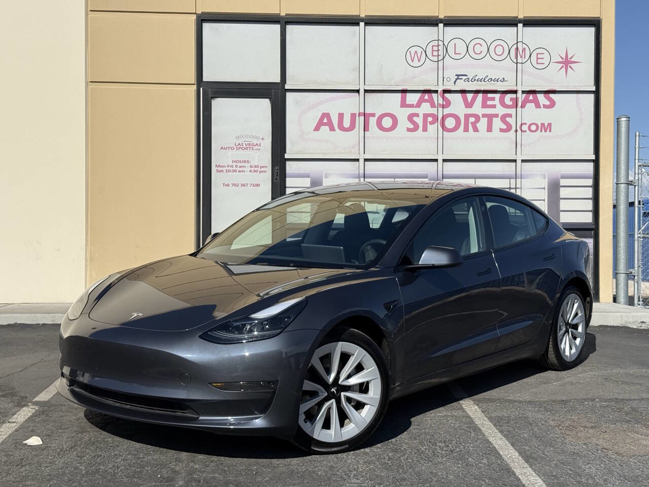 Used 2023 Tesla Model 3 Standard Range image 4