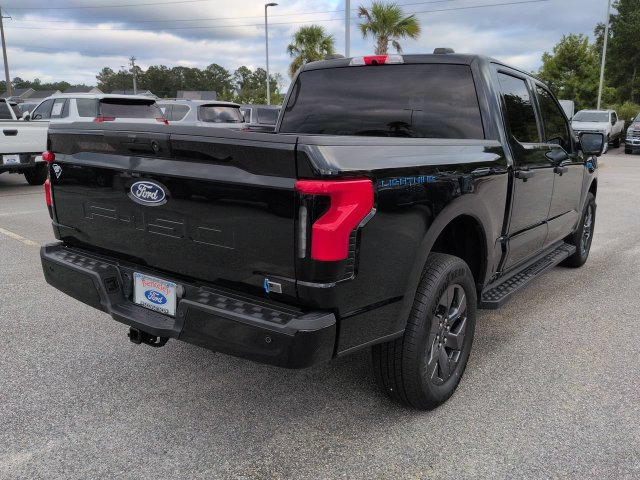 Used 2024 Ford F150 Lightning XLT AWD/4WD image 4