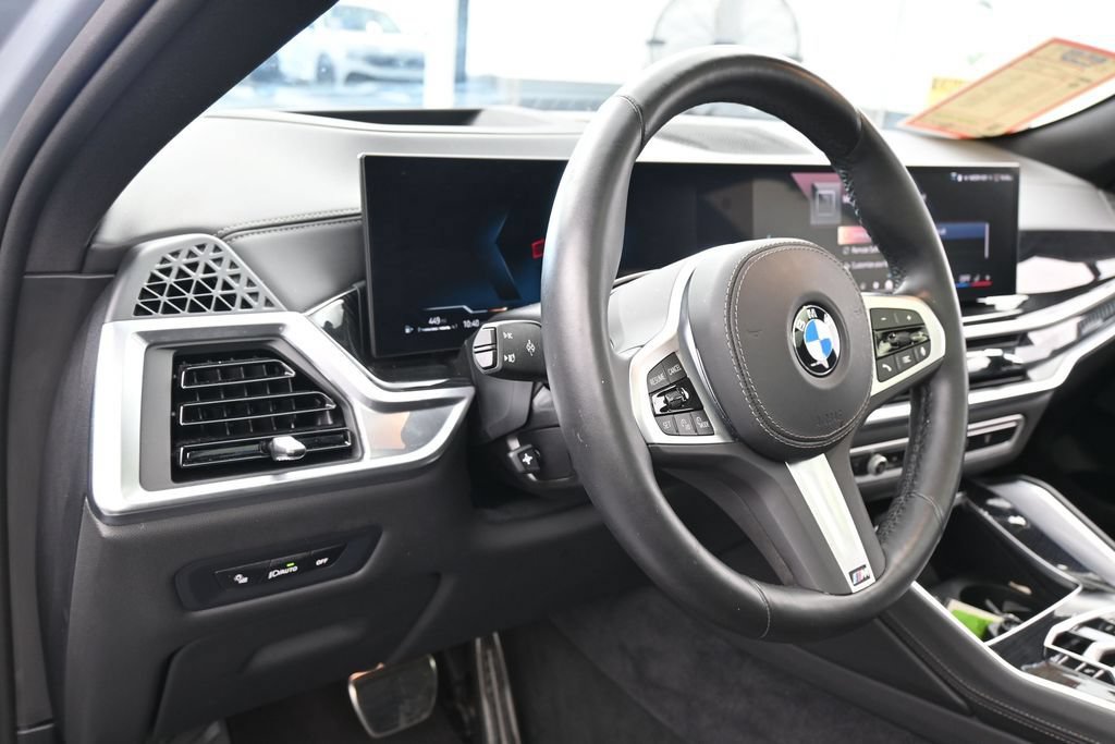 Used 2026 BMW X6 xDrive40i AWD/4WD image 16