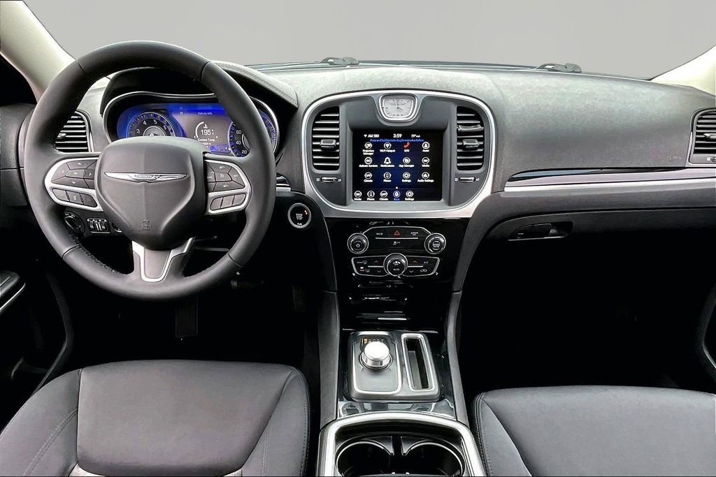 Used 2023 Chrysler 300 Touring w/ Sport Appearance Package image 6