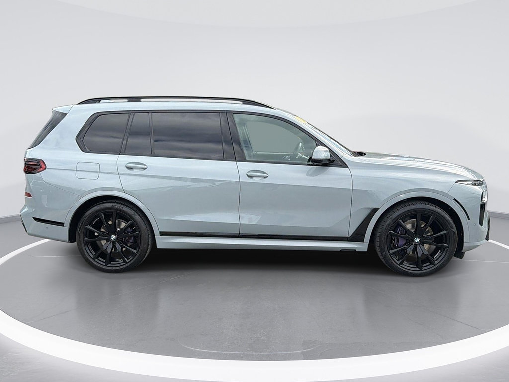 Used 2024 BMW X7 xDrive40i w/ M Sport Package AWD/4WD image 3