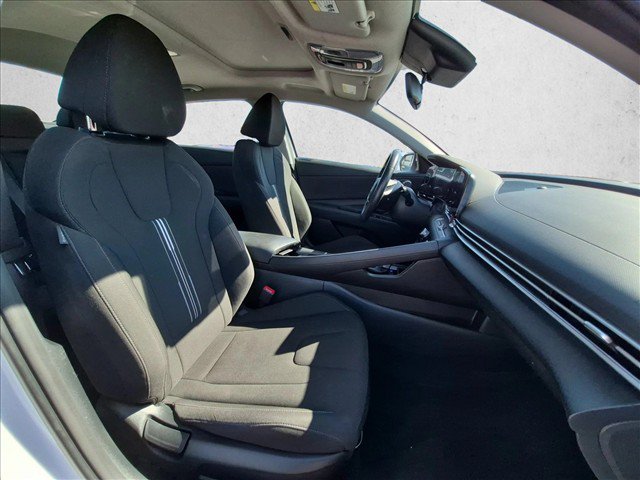 Used 2025 Hyundai Elantra SEL FWD image 19