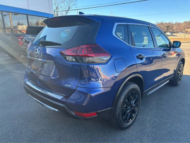 Used 2018 Nissan Rogue S image 11