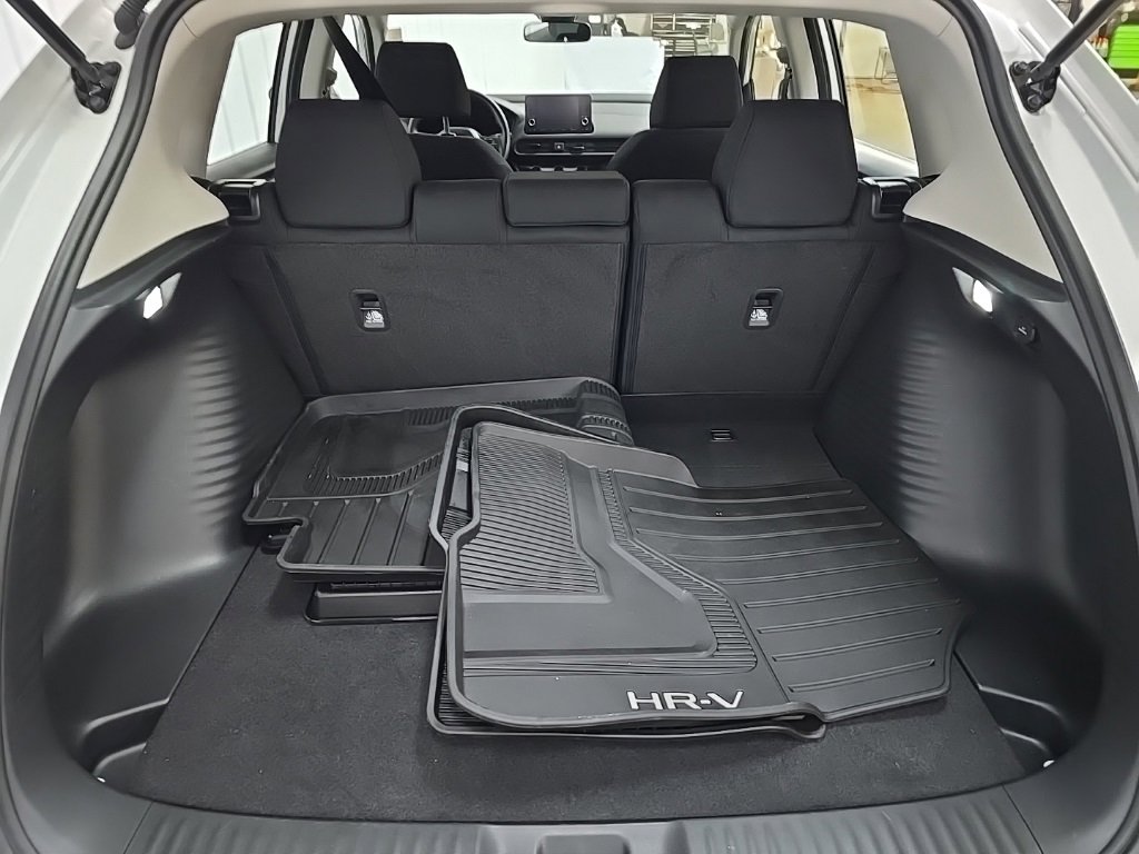 Certified 2025 Honda HR-V LX image 11
