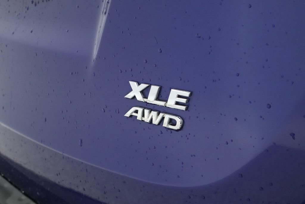 Used 2015 Toyota RAV4 XLE AWD/4WD image 17
