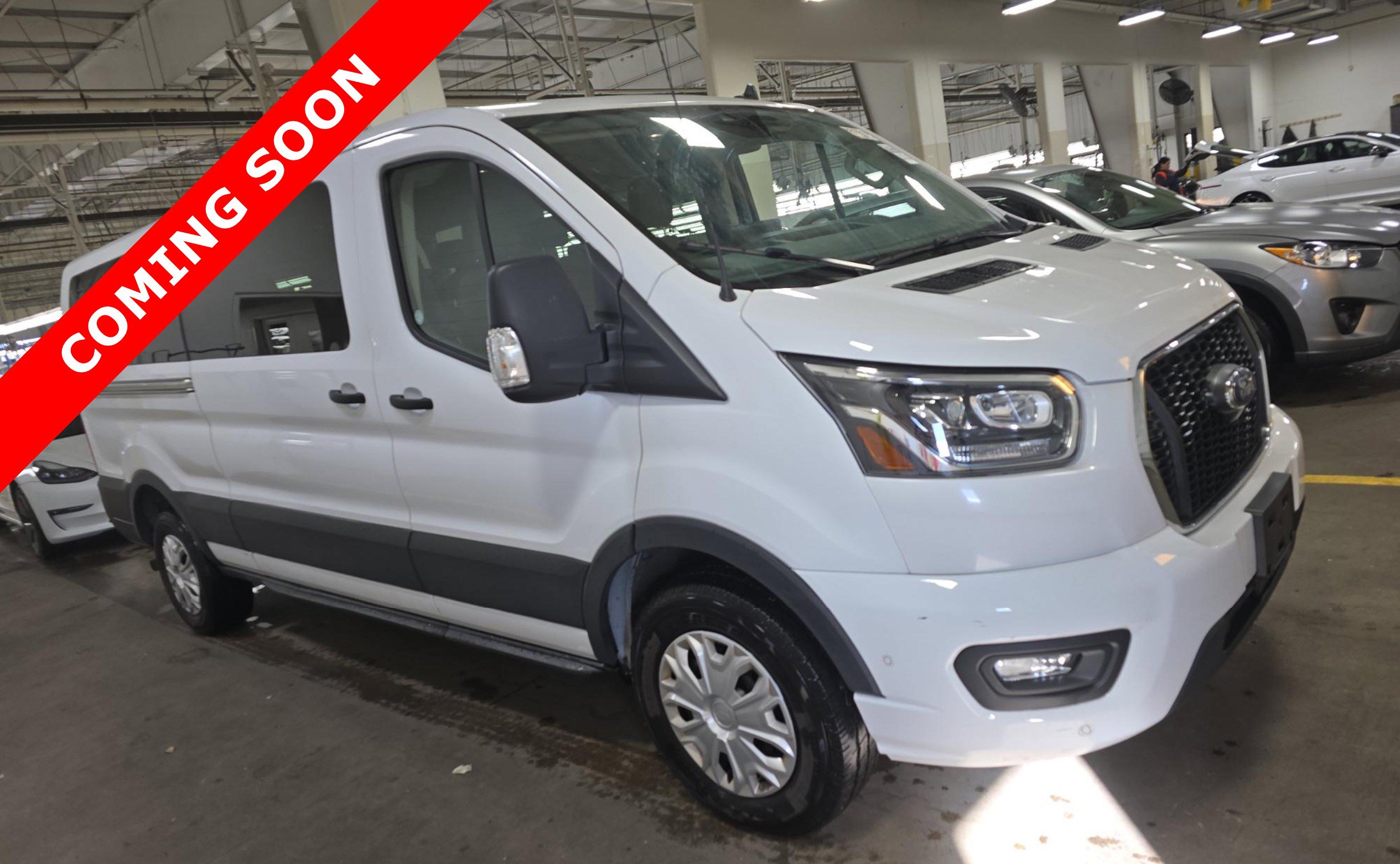 Used 2023 Ford Transit 350 XLT image 3