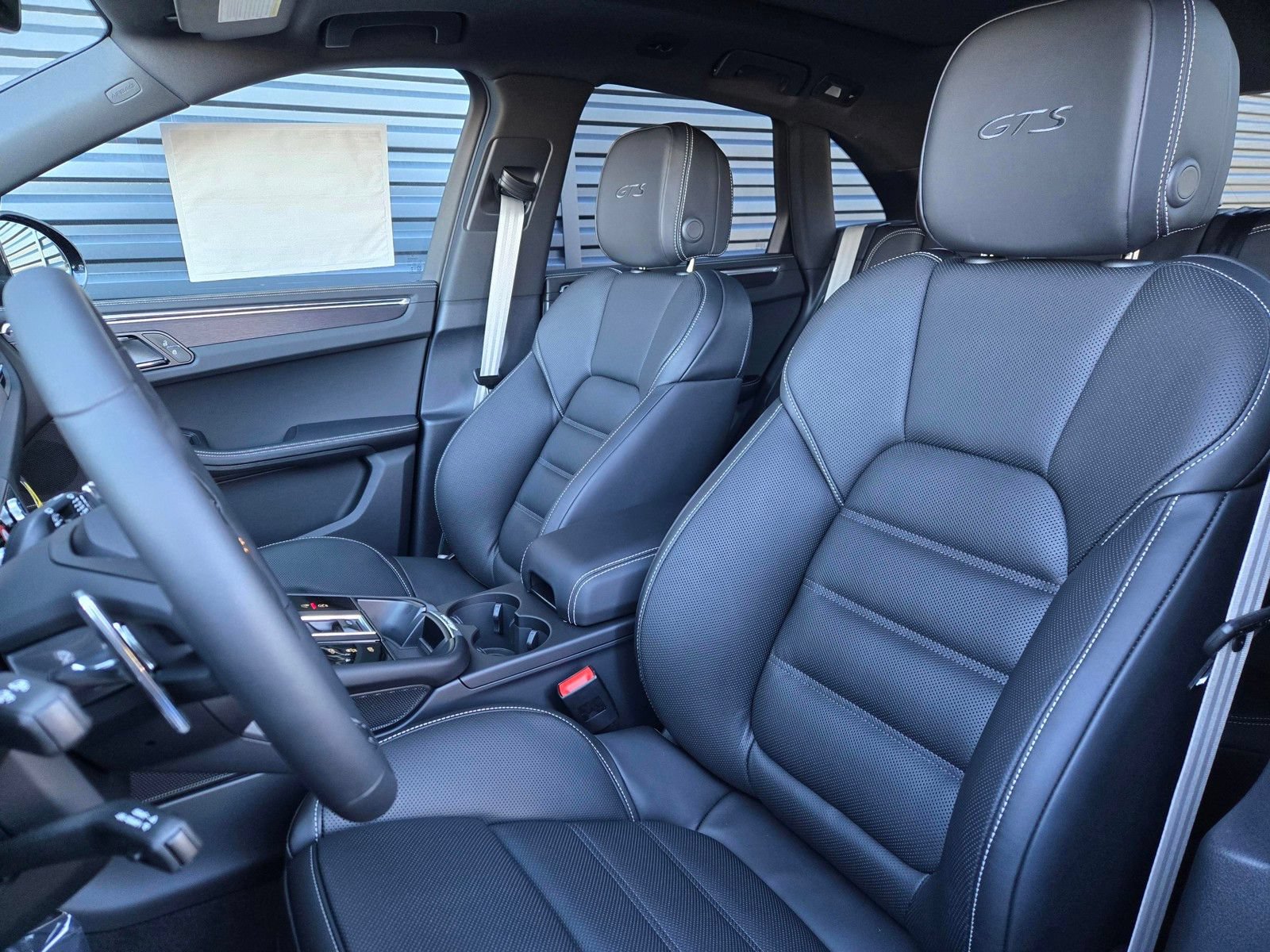 New 2026 Porsche Macan GTS AWD/4WD image 5