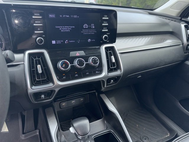 Used 2021 Kia Sorento LX image 10