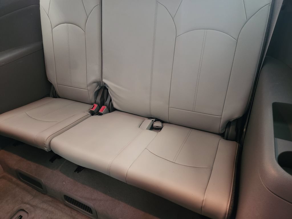 Used 2017 Chevrolet Traverse LT FWD image 28