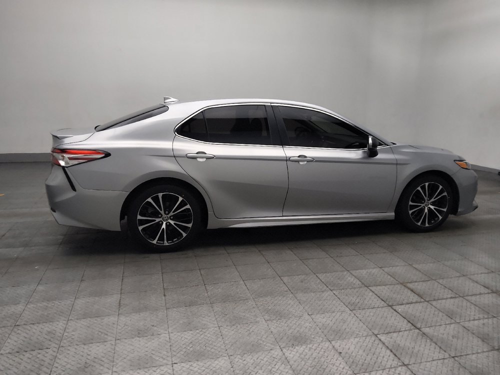 Used 2020 Toyota Camry SE FWD image 10
