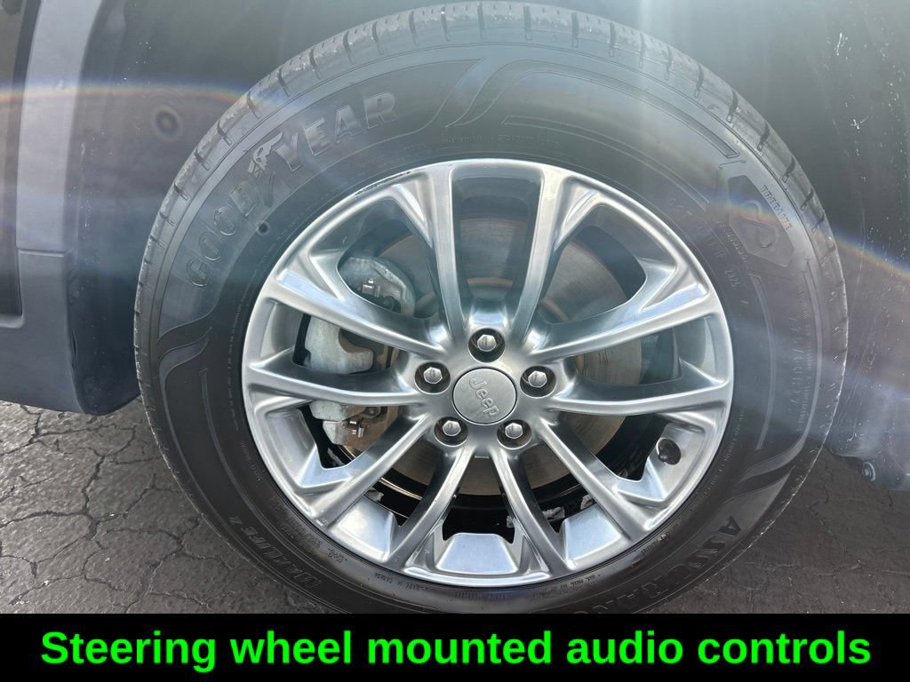 Certified 2021 Jeep Cherokee Latitude Lux w/ Sun & Sound Group FWD image 20