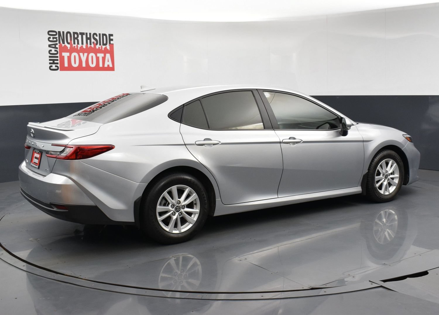 Used 2025 Toyota Camry LE w/ Convenience Package FWD image 4
