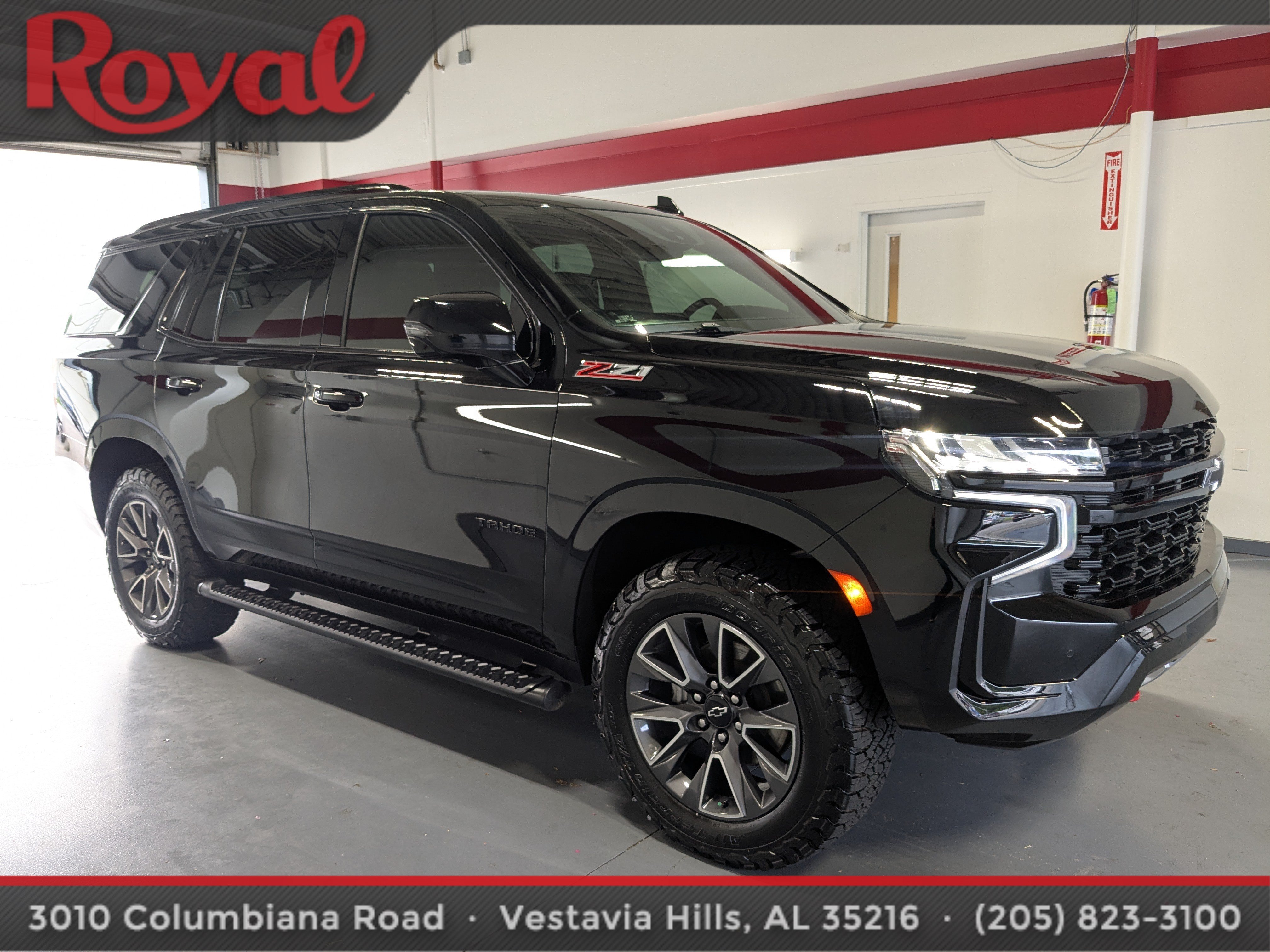 Used 2023 Chevrolet Tahoe Z71 w/ Luxury Package AWD/4WD image 5