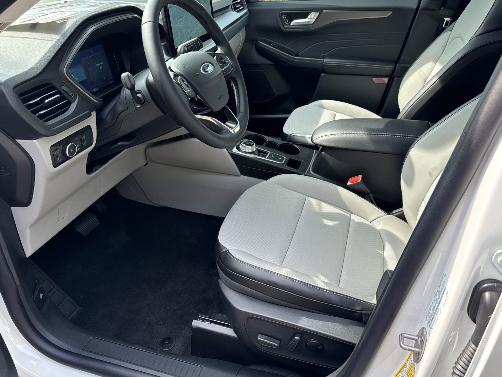 New 2025 Ford Escape SE FWD image 10