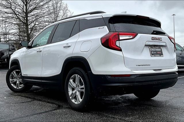 Used 2023 GMC Terrain SLE w/ Driver Convenience Package FWD image 3