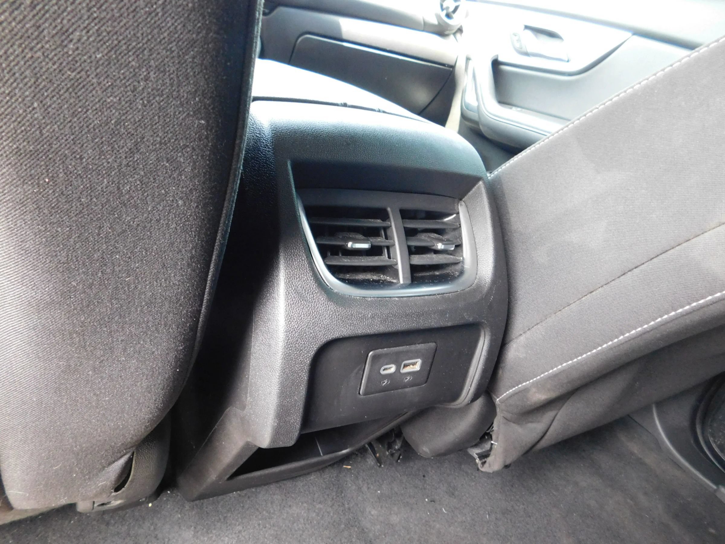Used 2024 Chevrolet Blazer LT w/ Convenience Package FWD image 9