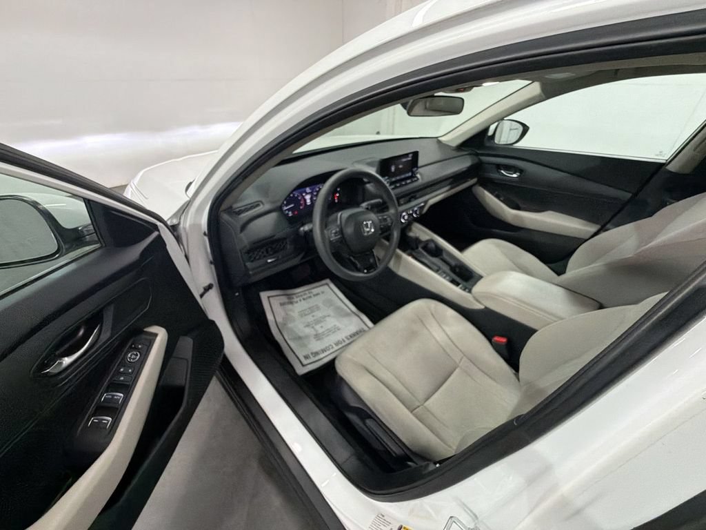 Used 2023 Honda Accord LX image 10