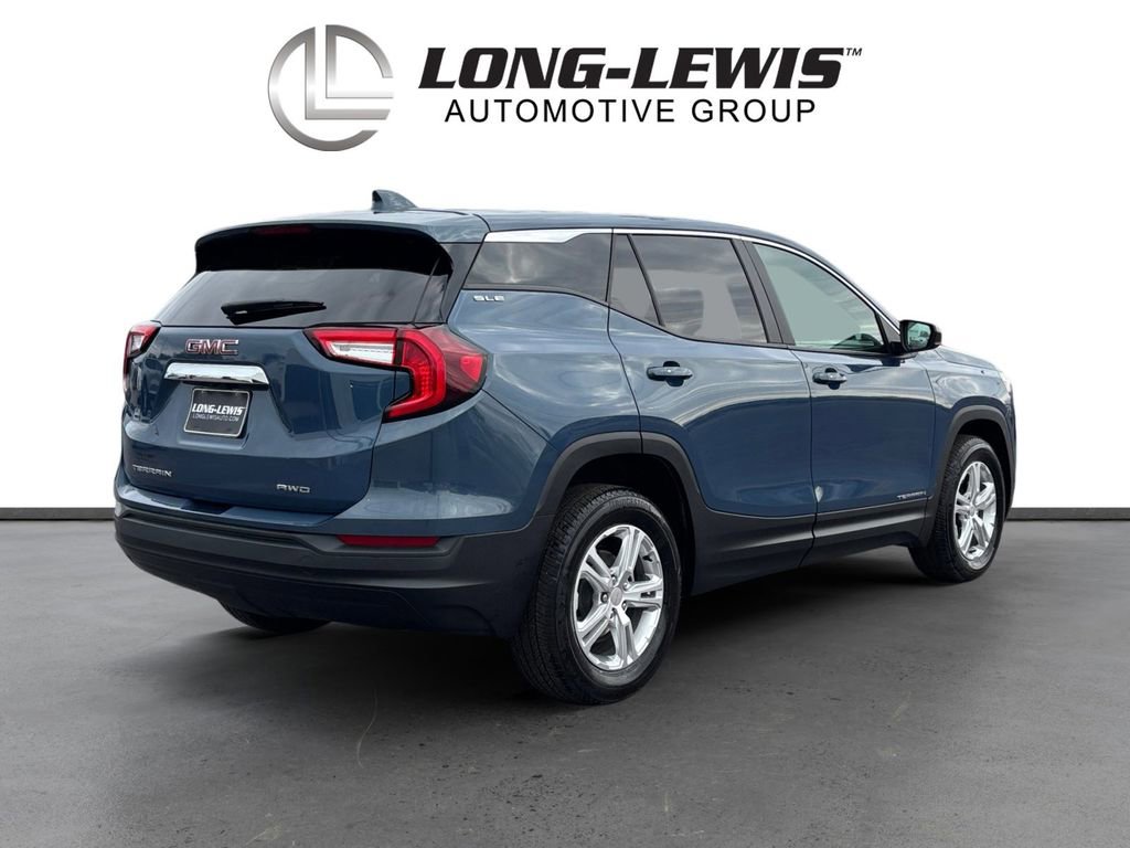 Used 2024 GMC Terrain SLE image 7