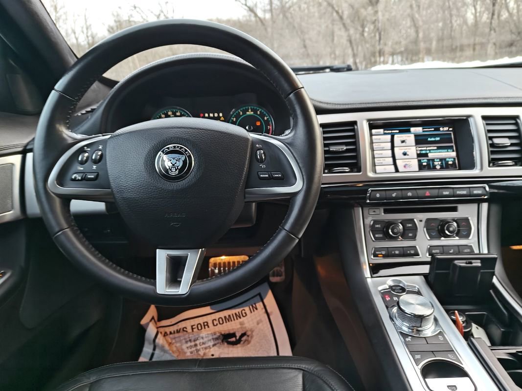 Used 2015 Jaguar XF Portfolio image 17