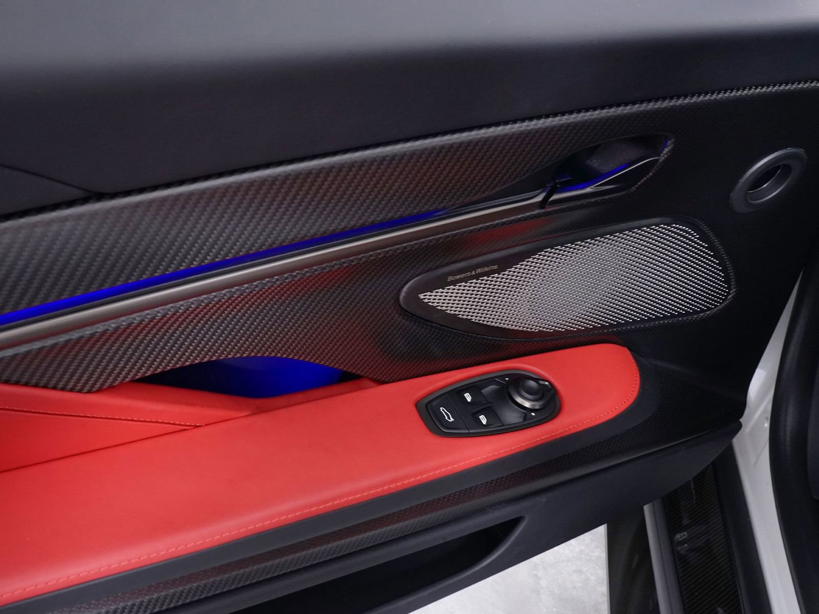 Used 2025 Aston Martin Vanquish image 32