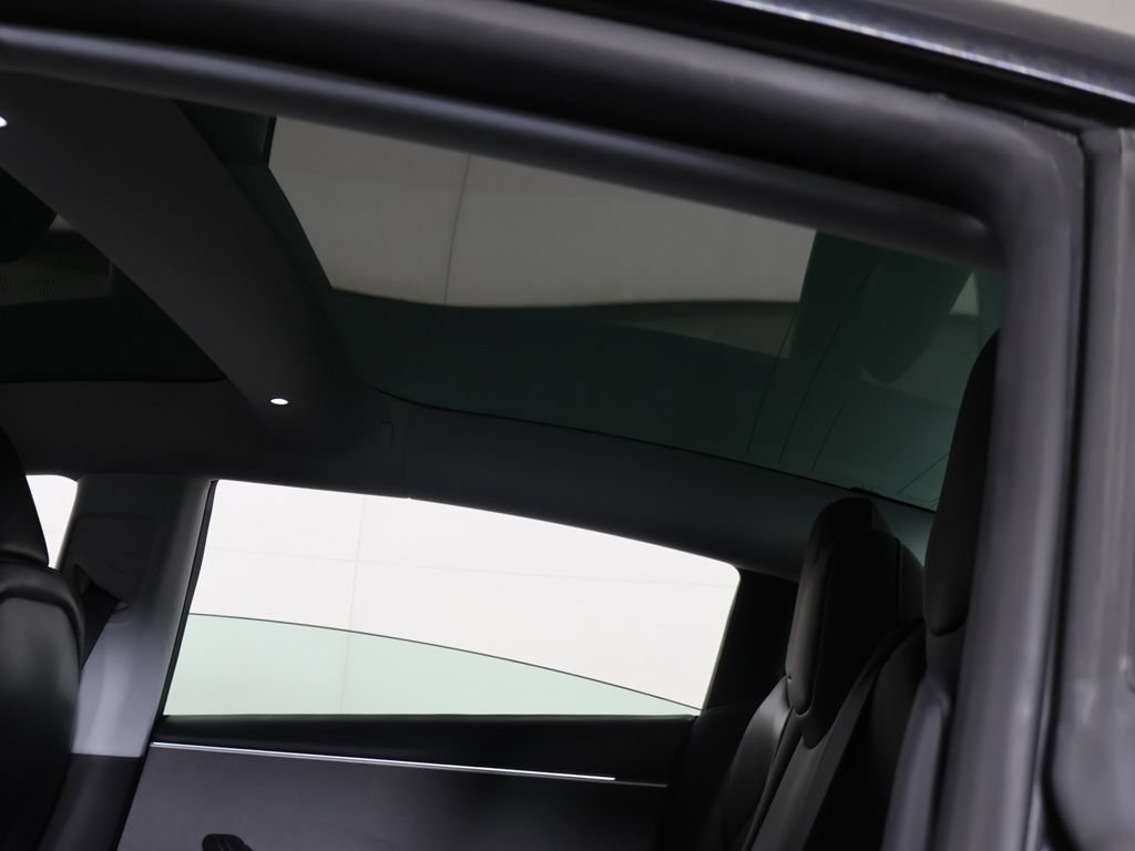 Used 2025 Tesla Model 3 RWD image 21
